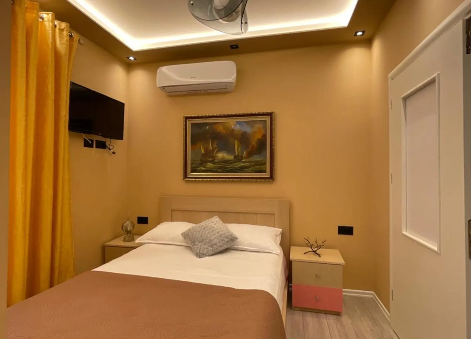 Latifi Guesthouse Gjirokaster 0*,