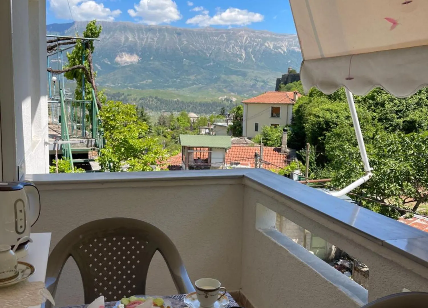 Latifi Guesthouse Gjirokaster 0*,