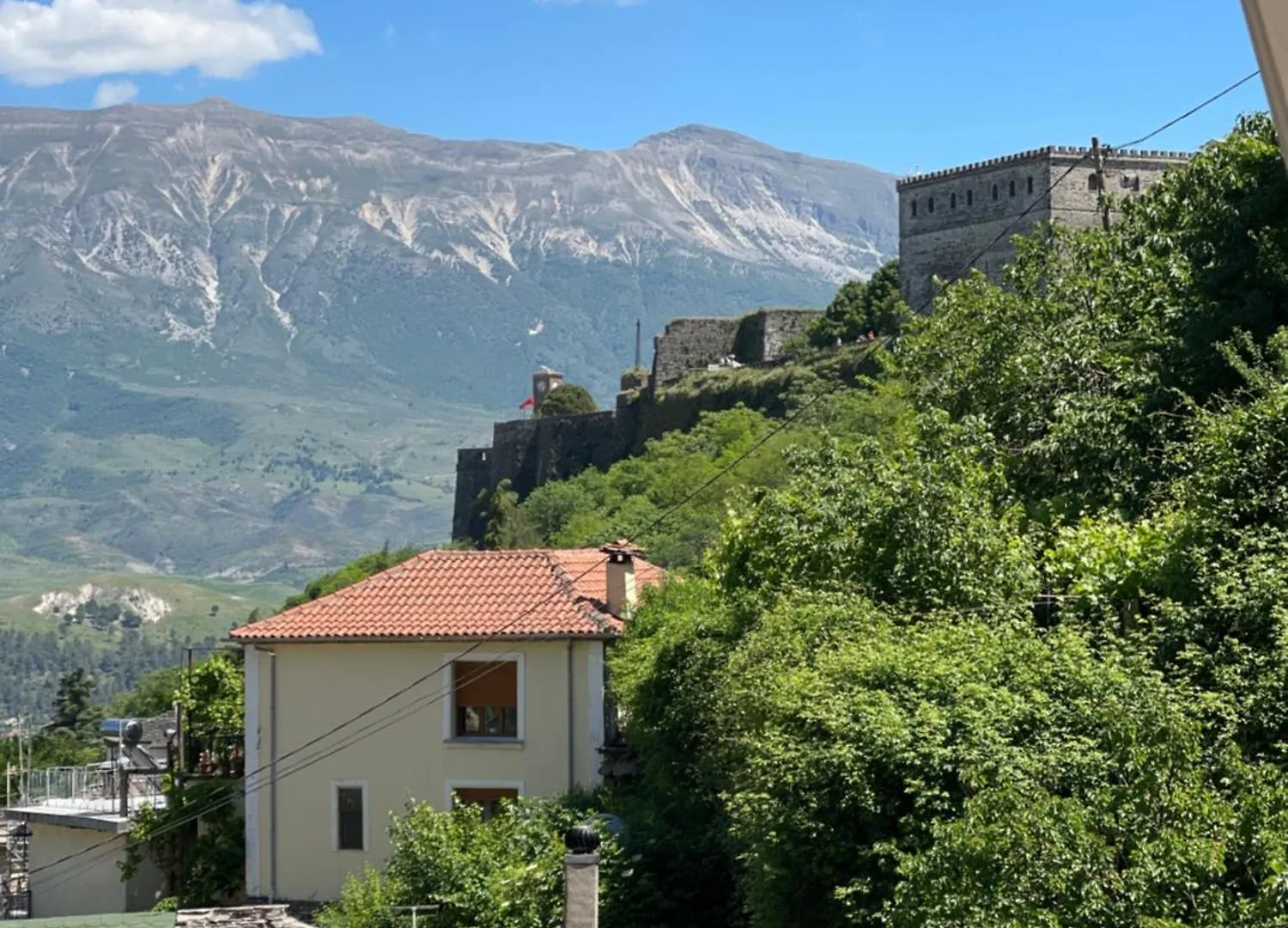 Latifi Guesthouse Gjirokaster