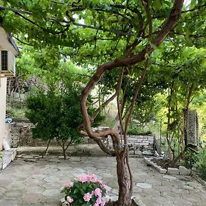 Kwatera prywatna Isaraj, Gjirokastra