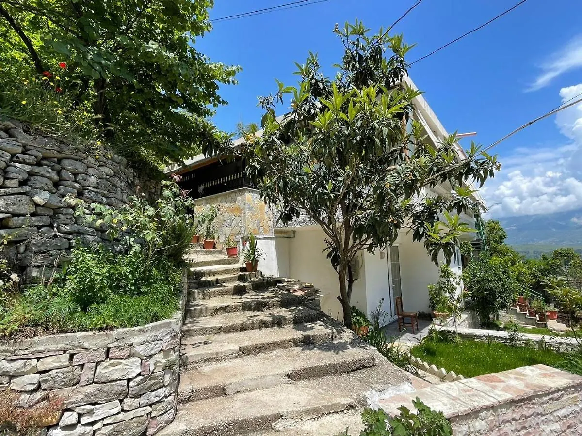 Πανσιόν Latifi Guesthouse Αργυρόκαστρο