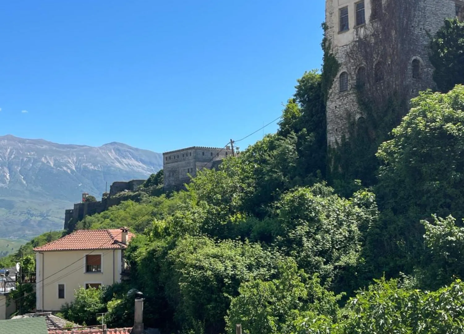 Πανσιόν Latifi Guesthouse Αργυρόκαστρο