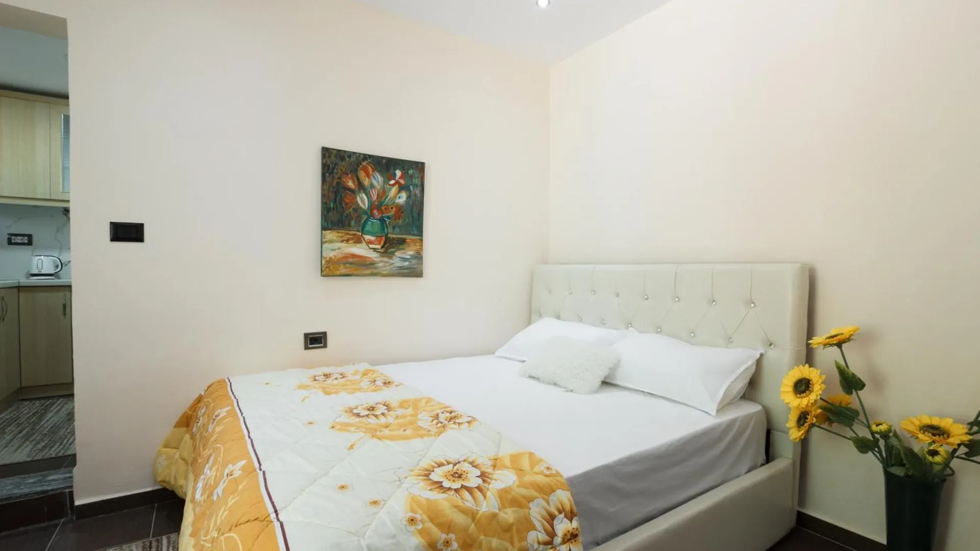 Latifi Guesthouse Αργυρόκαστρο Πανσιόν